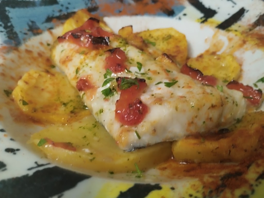 Restaurante Ebisu Tradicional — Comida y bebida