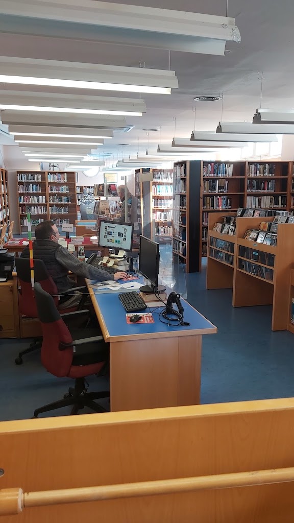 Biblioteca Publica Municipal "Maestro Antonio Pineda"