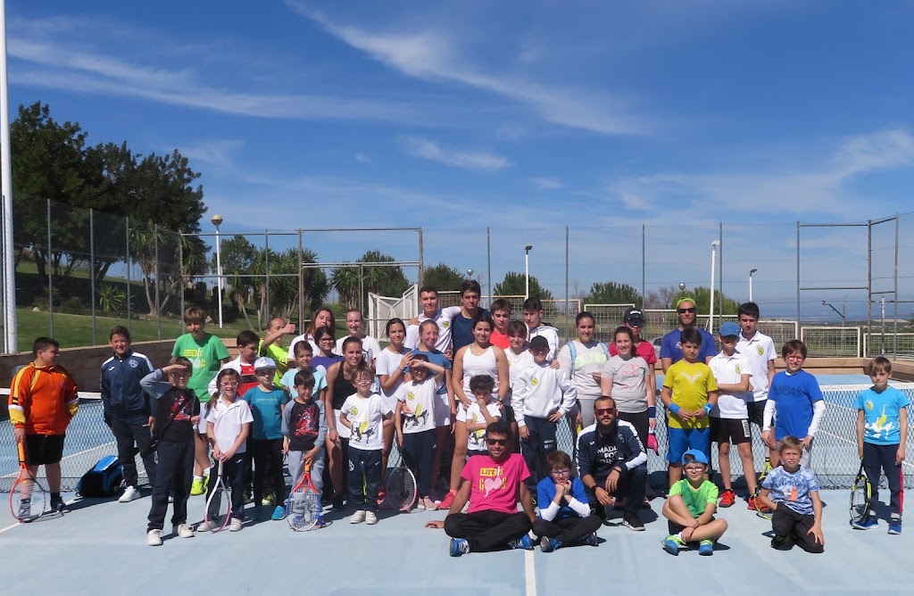 Club de Tenis Treinta Iguales Jaen - Todas las Edades y Niveles