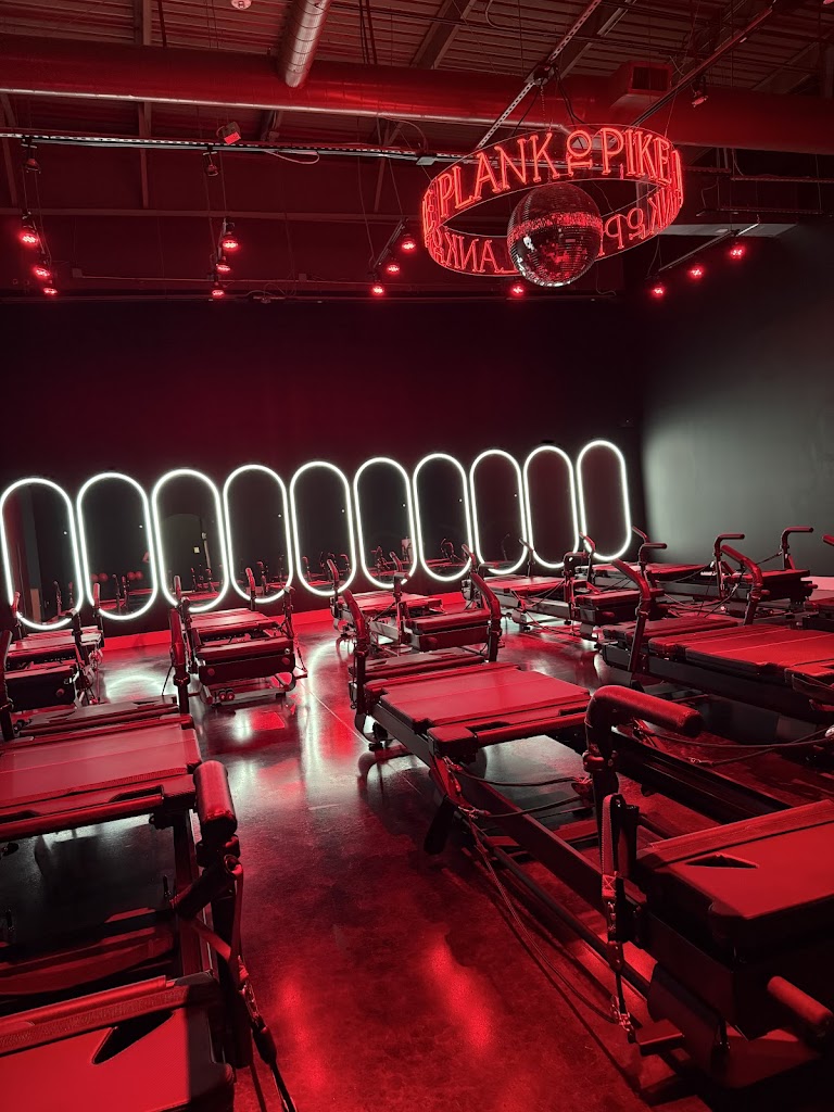  Plank to Pike Pilates