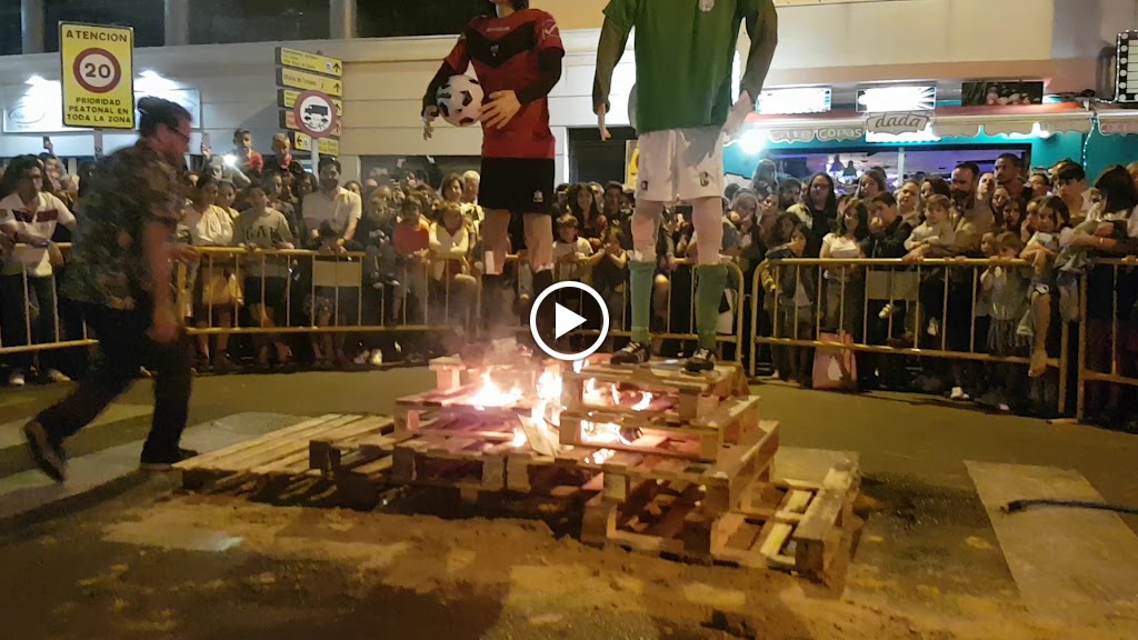 Bar La Calabaza Mecanica — Videos