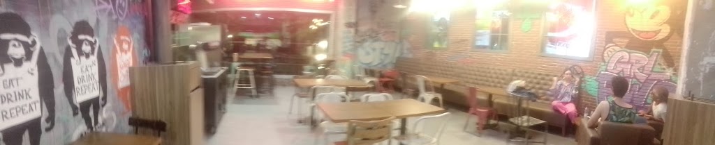 Pizzon Pizza (Bowling Linares) — Ambiente