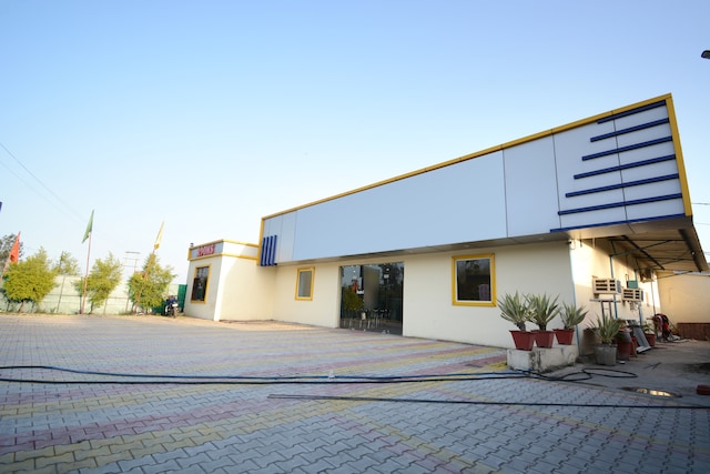 Oyo 35463 Hotel Gold