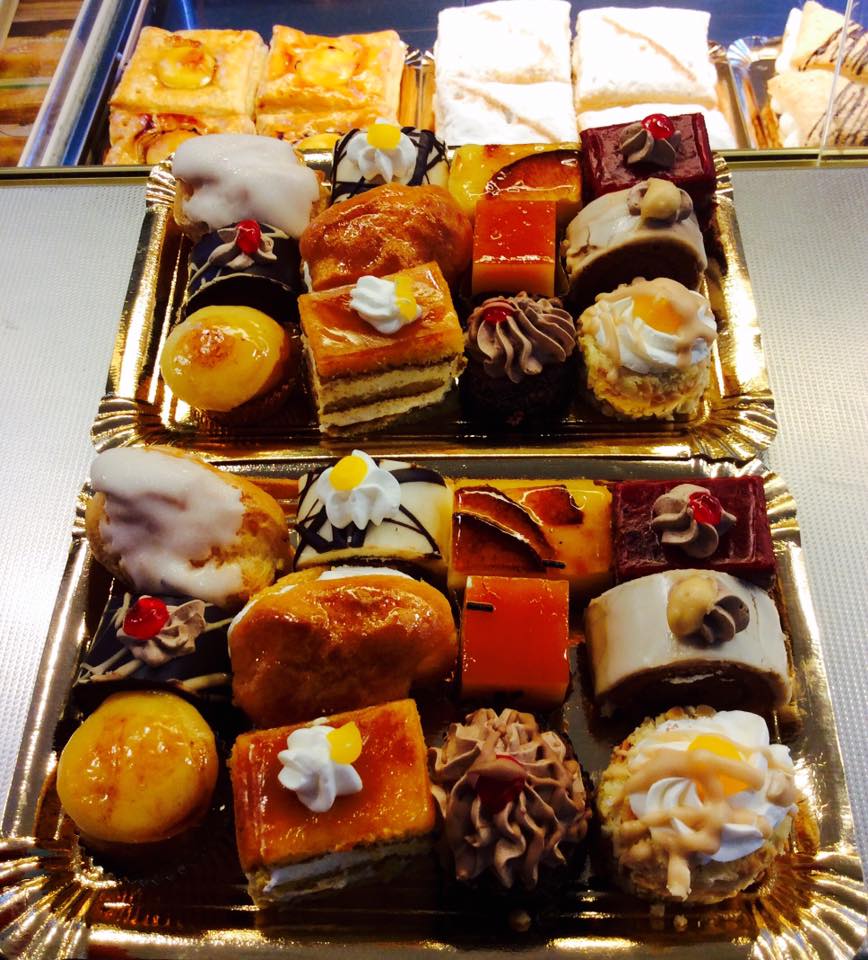 Pasteleria & Panaderia Meneses Gallardo — Reposteria
