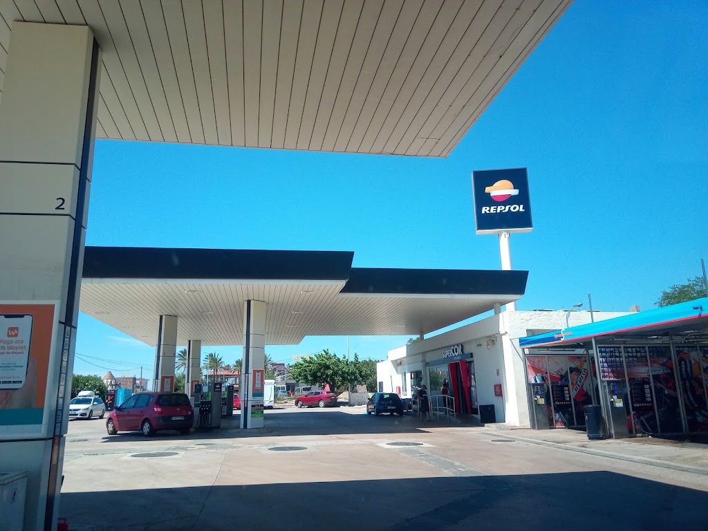 Estacion de Servicio Repsol — Exterior