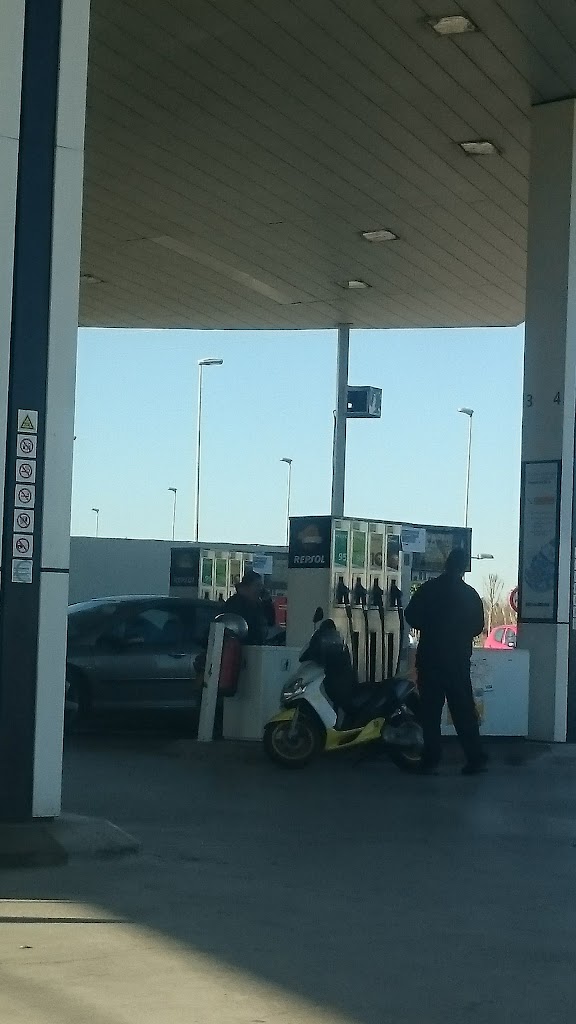 Estacion de Servicio Repsol — Estacion de servicio