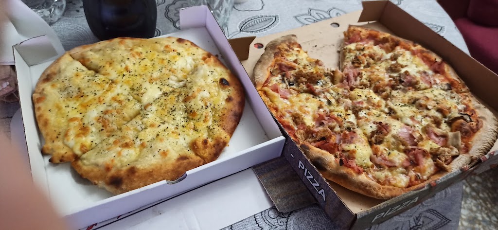 D'Las Portuguesas — Pizza