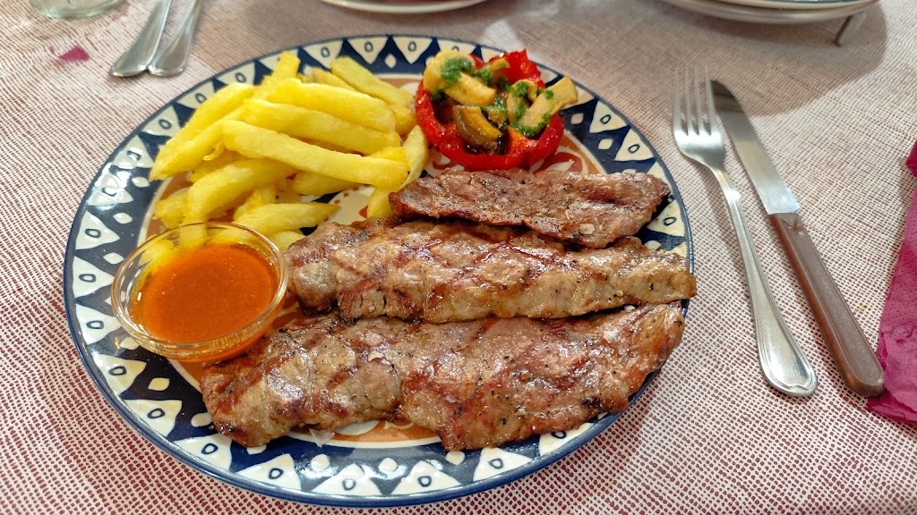 Asador Ubrique Verdu — Comida y bebida