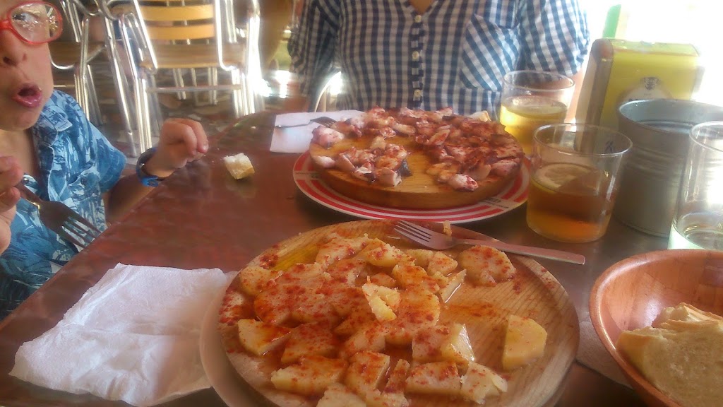 Bar El Pozo — Comida y bebida