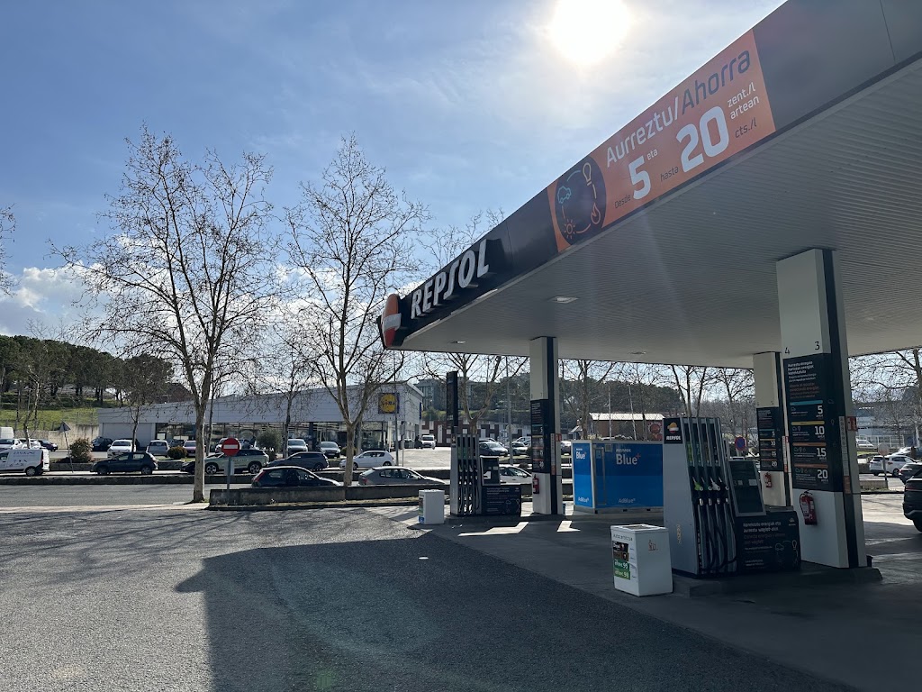 ESTACION DE SERVICIO REPSOL ARMENTIA