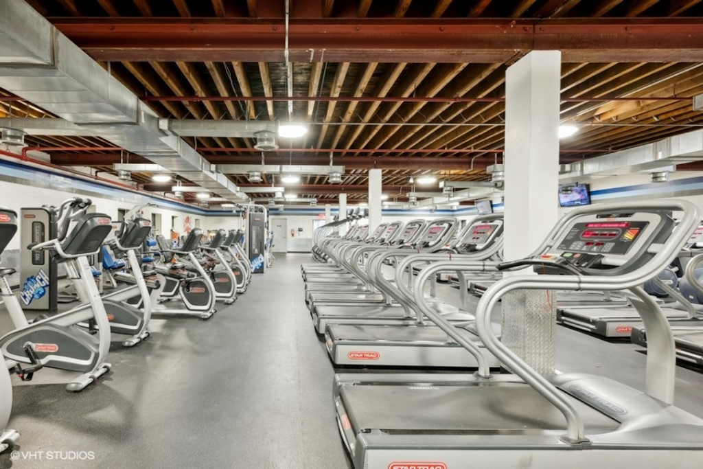  Crunch Fitness - Crown Heights