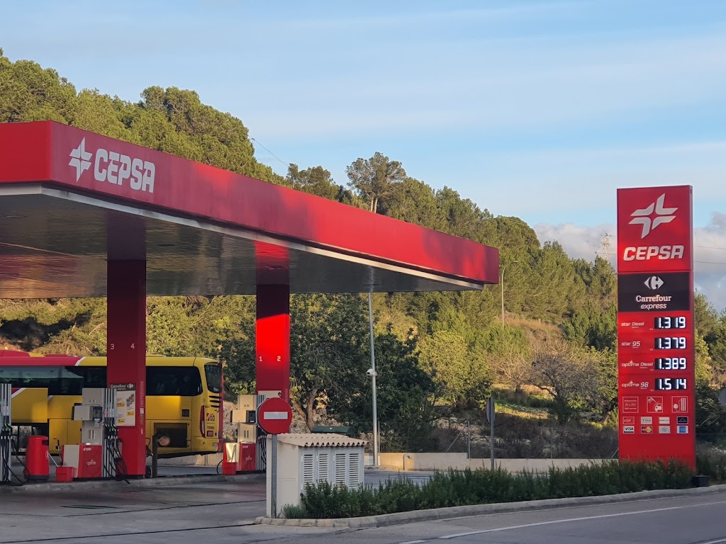 Estacion de servicio Cepsa — Exterior