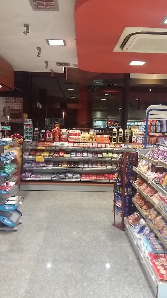 Estacion de Servicio Repsol — Interior