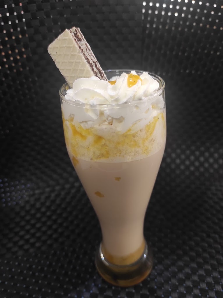 Cafeteria Ari Bar — Comida y bebida