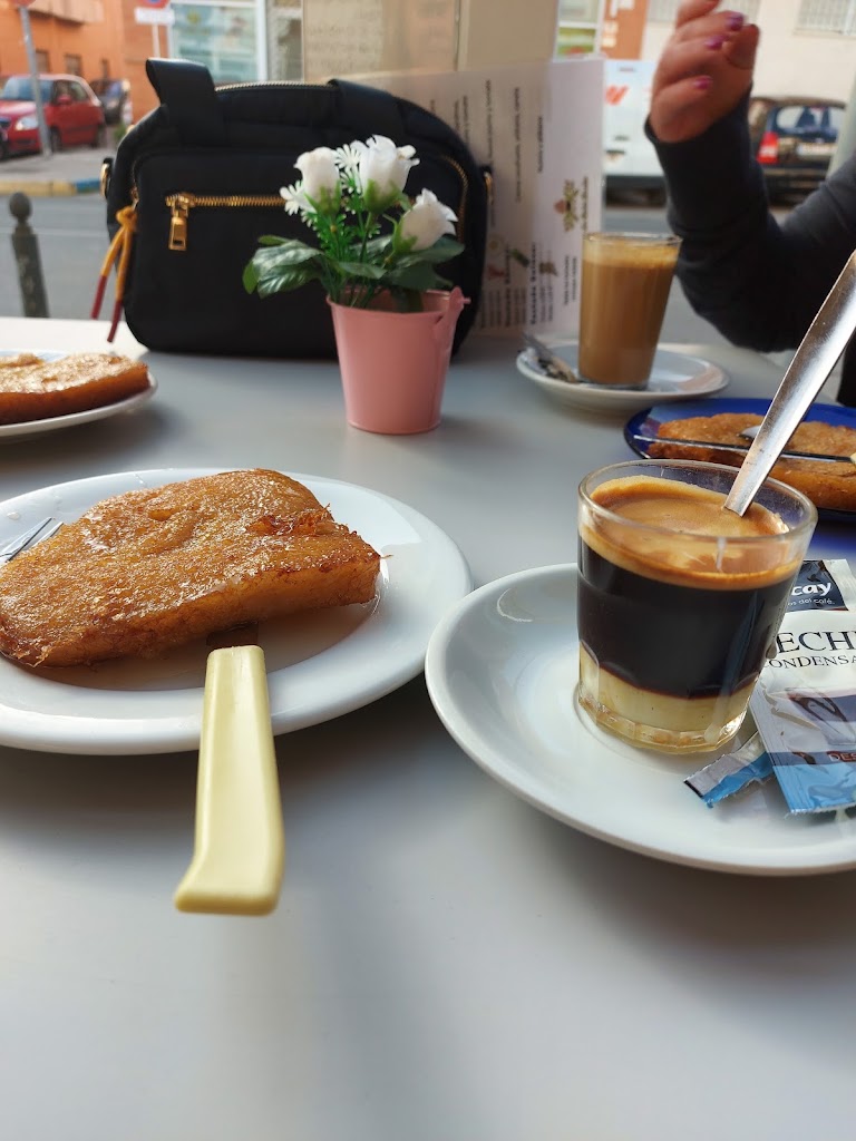 La Dulce Ilusion — Comida y bebida