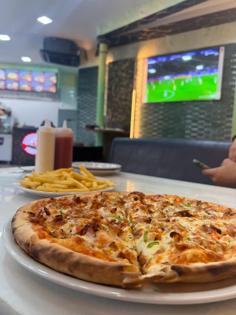 Euro Doner y Pizzeria - Plc. Vila — Comida y bebida