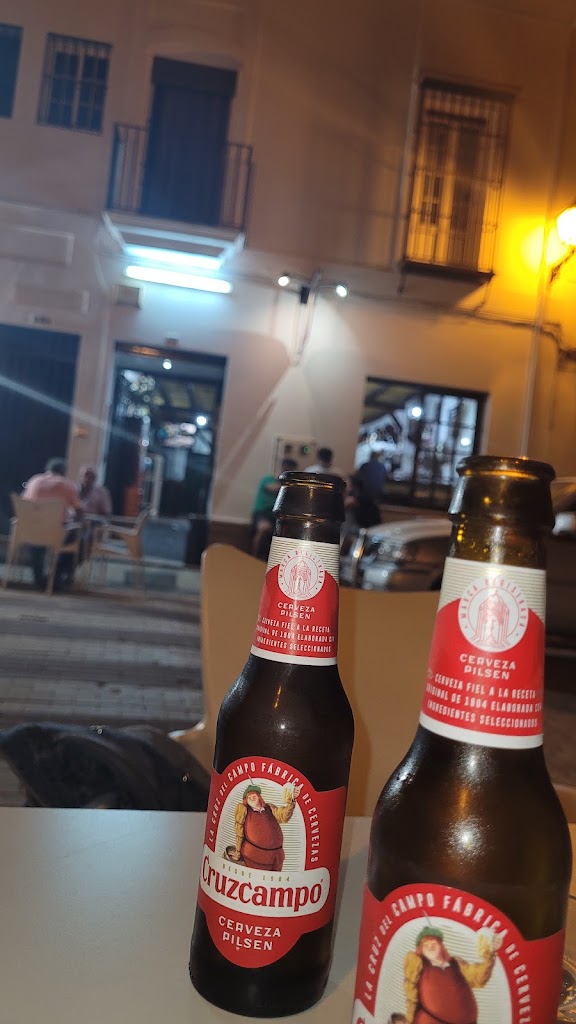 Taberna Nino Perea — Comida y bebida