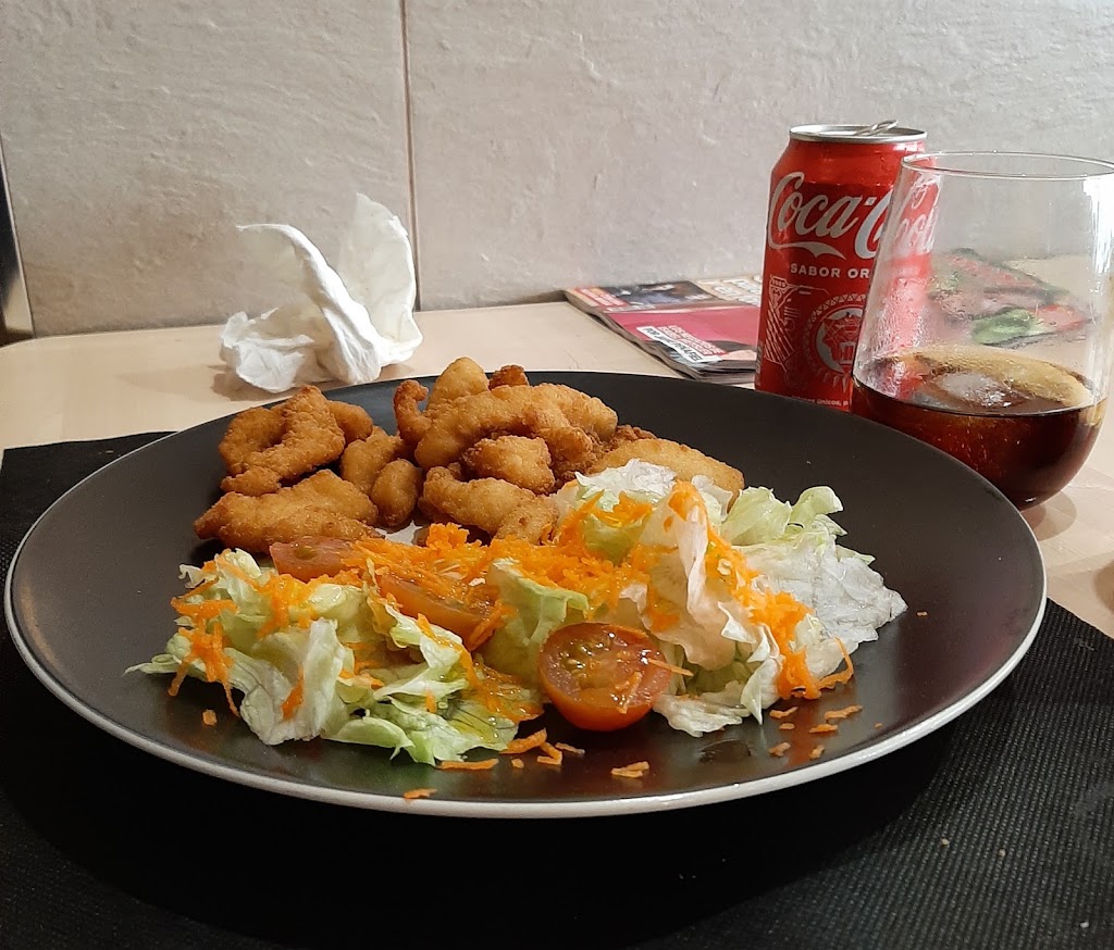L'alzina Bar — Comida y bebida