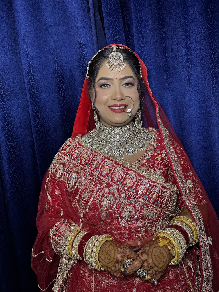 Glower Beauty Studio Academy Bridal Hd Party Makeup Artist In Agra Nail Art Best Beauty Salon Parlour Top Institute