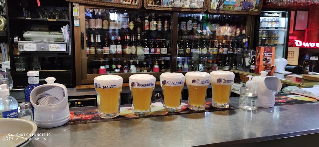 Cerveceria La Barraca — Comida y bebida