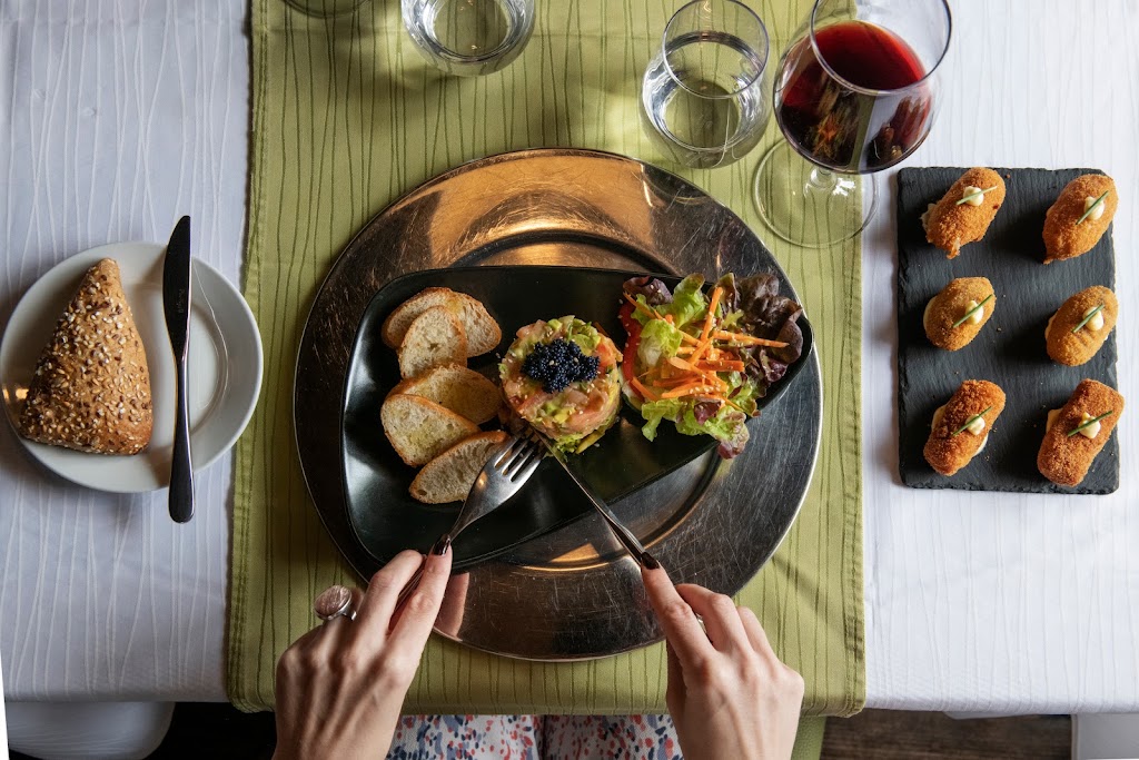 Restaurante la Placeta — Comida y bebida