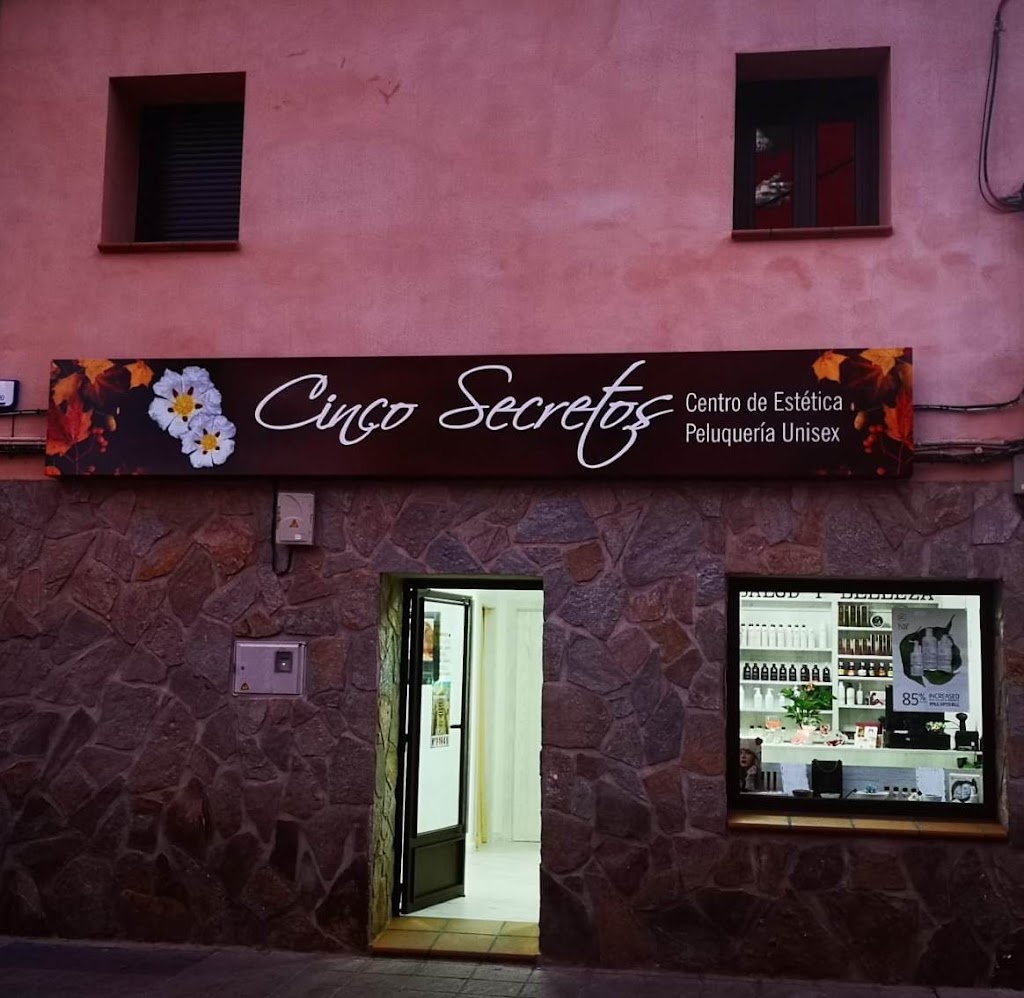 Cinco Secretos — Exterior