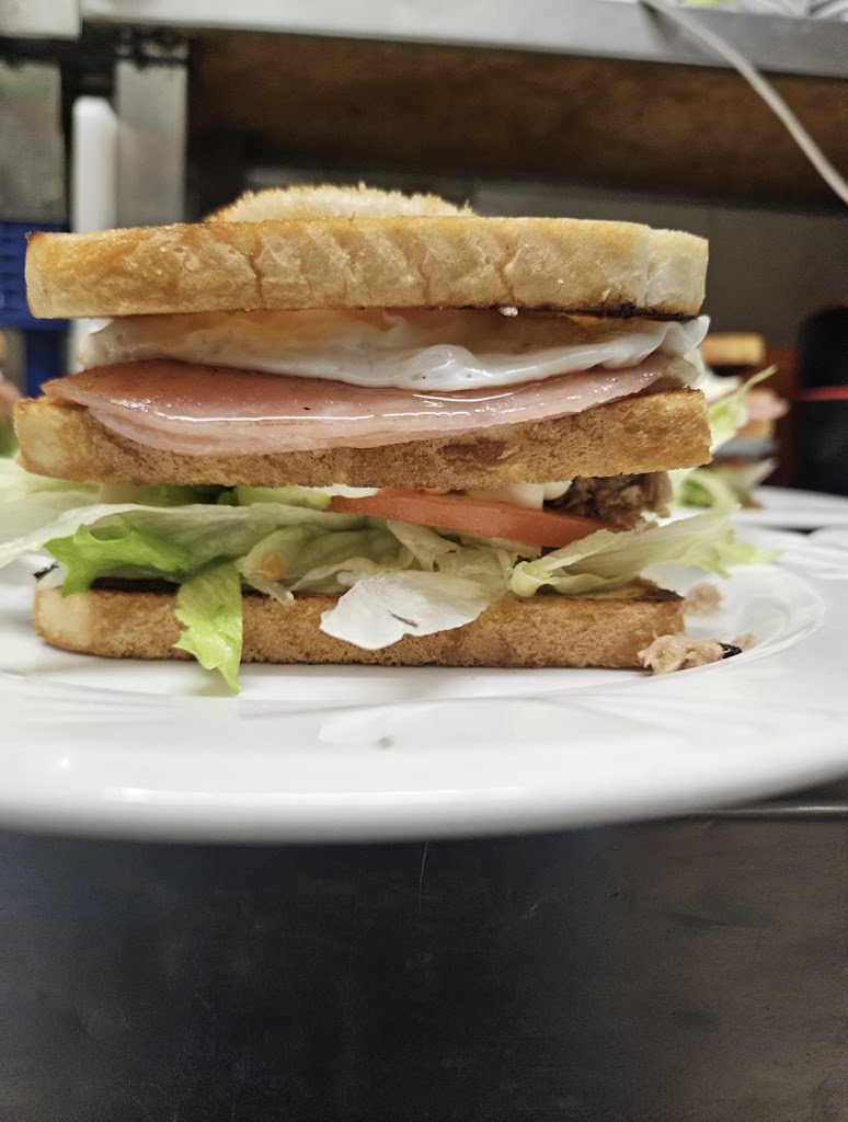 Bar Toledo Los Dos Hermanos — Club sandwich