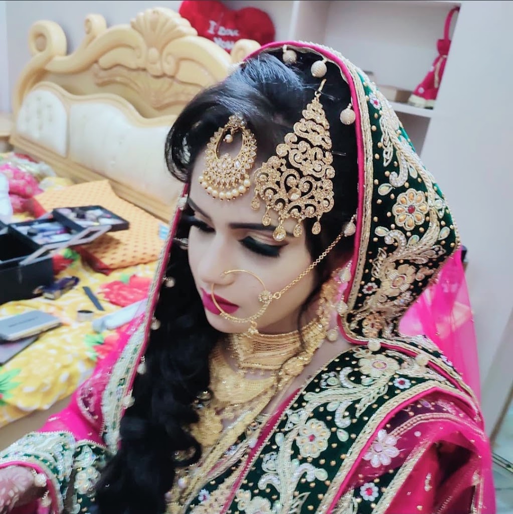 True Life Beauty Parlour