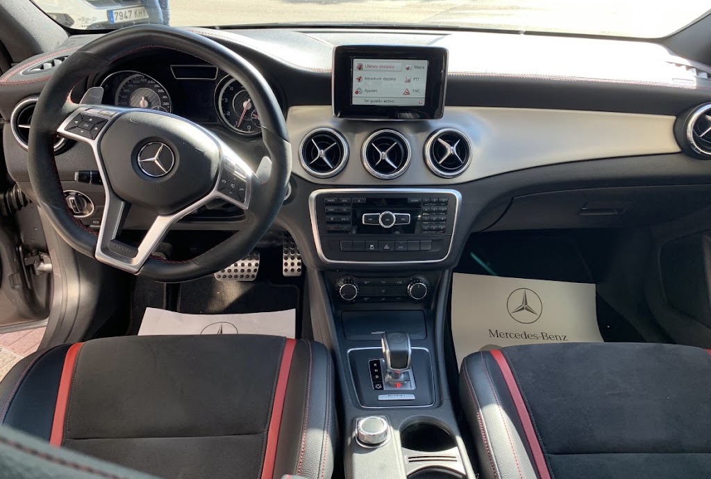 Mercedes-Benz M. Laguia. — Hatchback