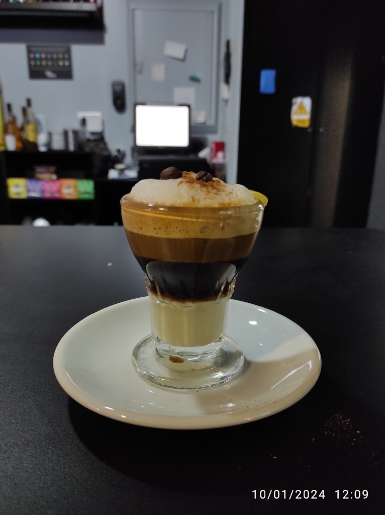 Tiki Taka San Javier — Comida y bebida