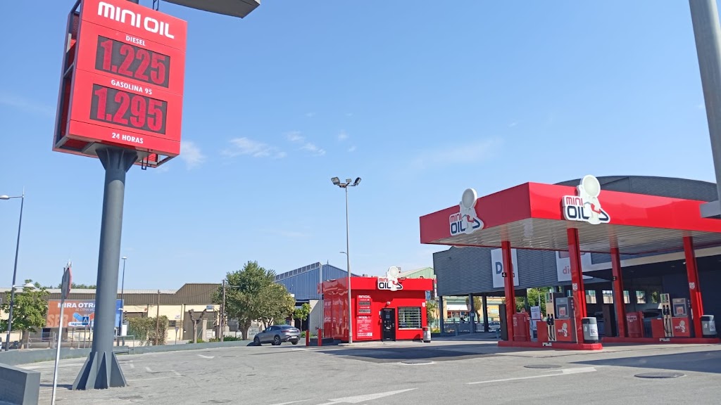 Gasolinera Minioil Albolote — Estacion de servicio