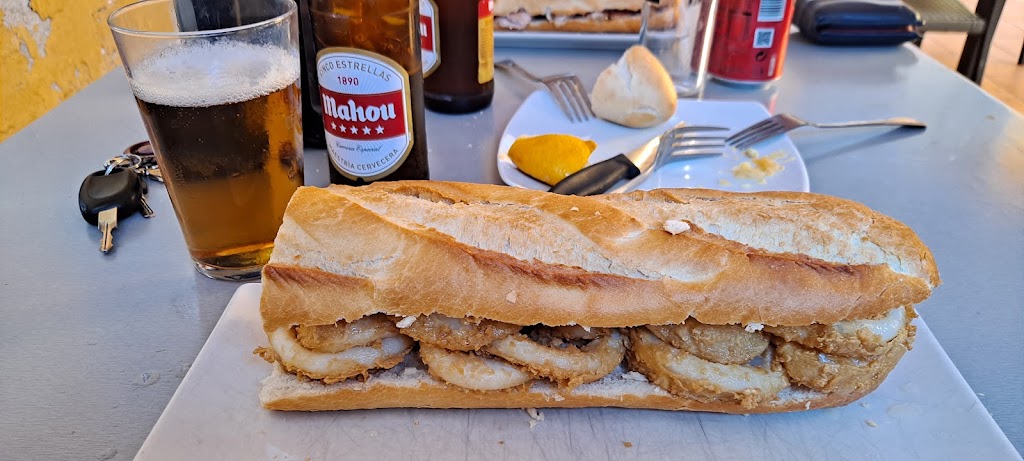 Cafeteria Monaco Cerveceria — Comida y bebida