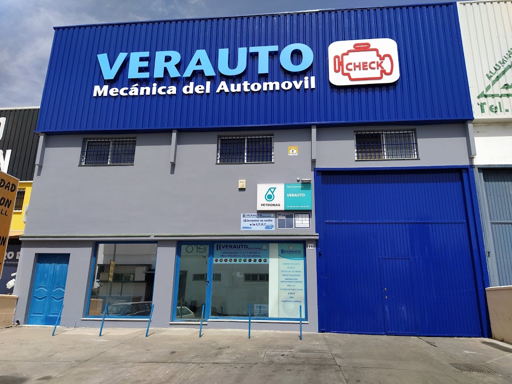VERAUTO Chiclana — Exterior