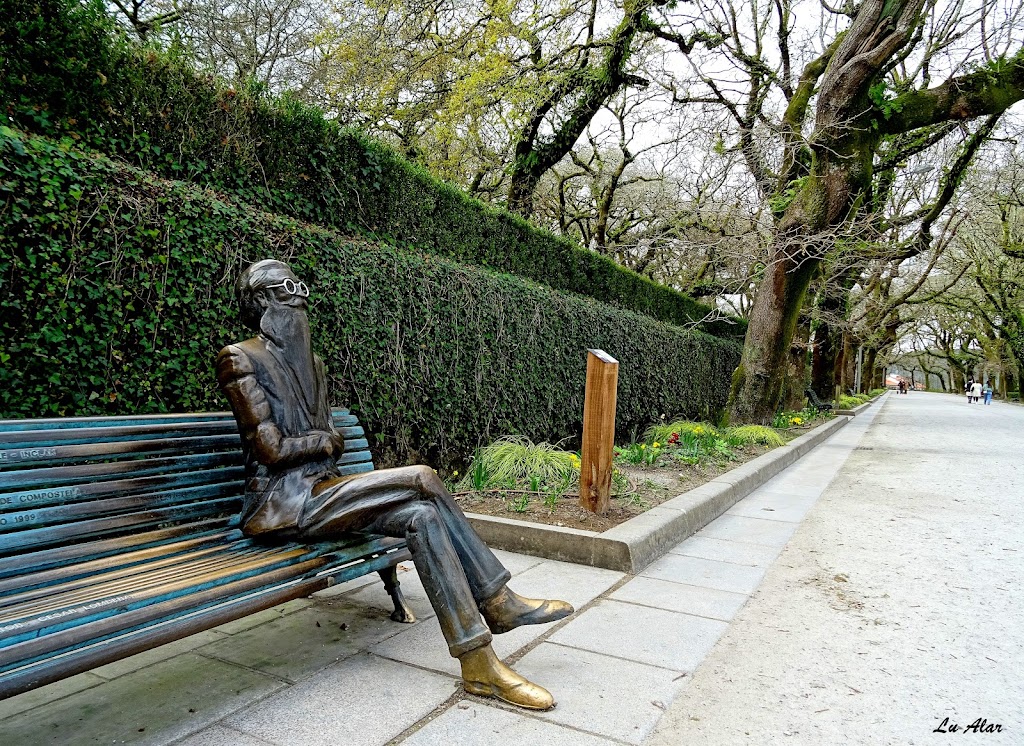 Estatua Don Ramon Maria del Valle-Inclan