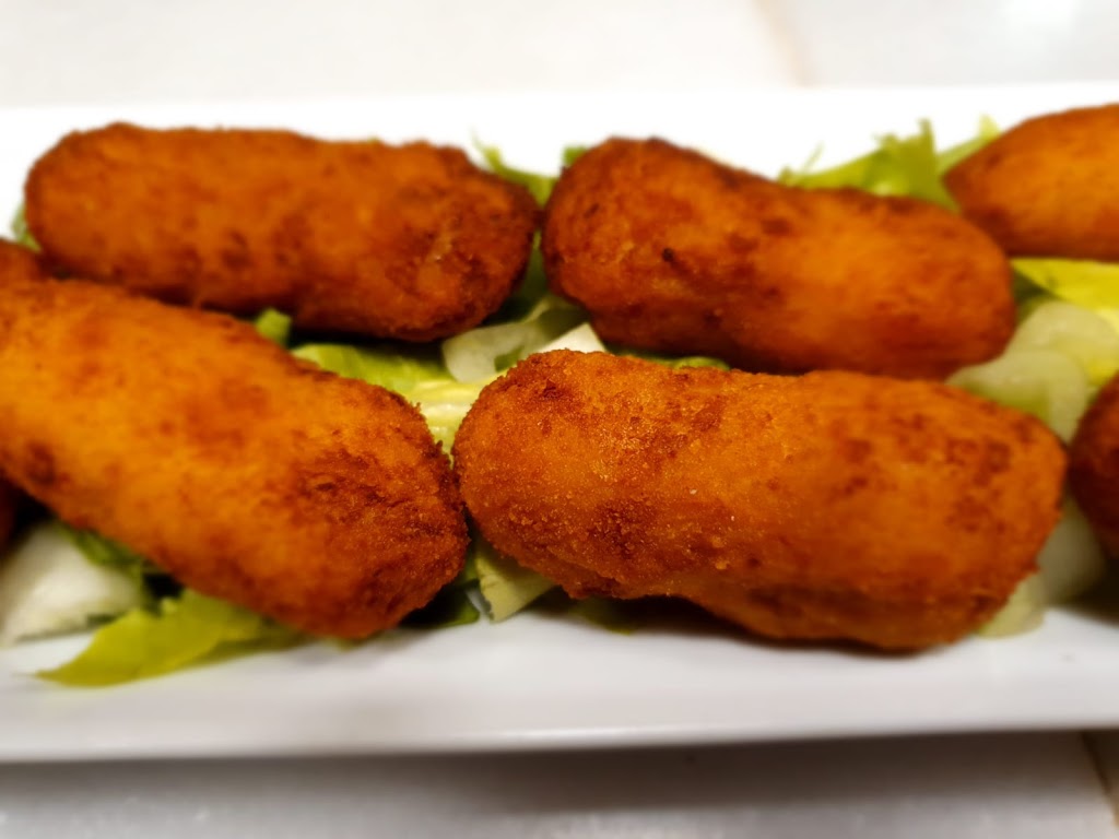 Bar restaurante La Masia — Croqueta