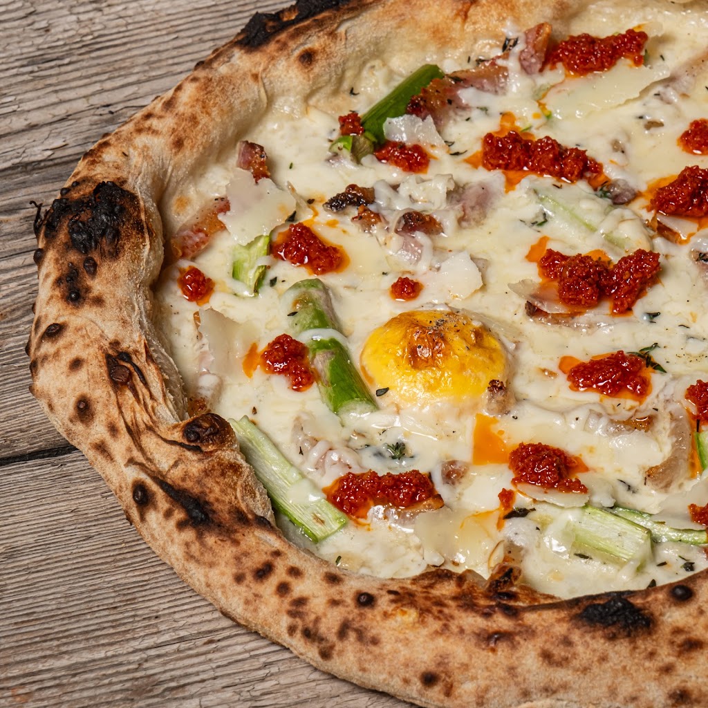 Can Pizza Badalona — Comida y bebida