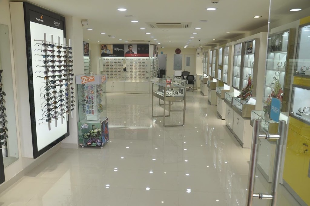 Titan Eye At Kidwai Nagar Kanpur
