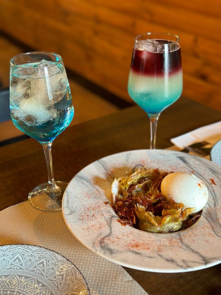 Mandonna san Juan — Comida y bebida