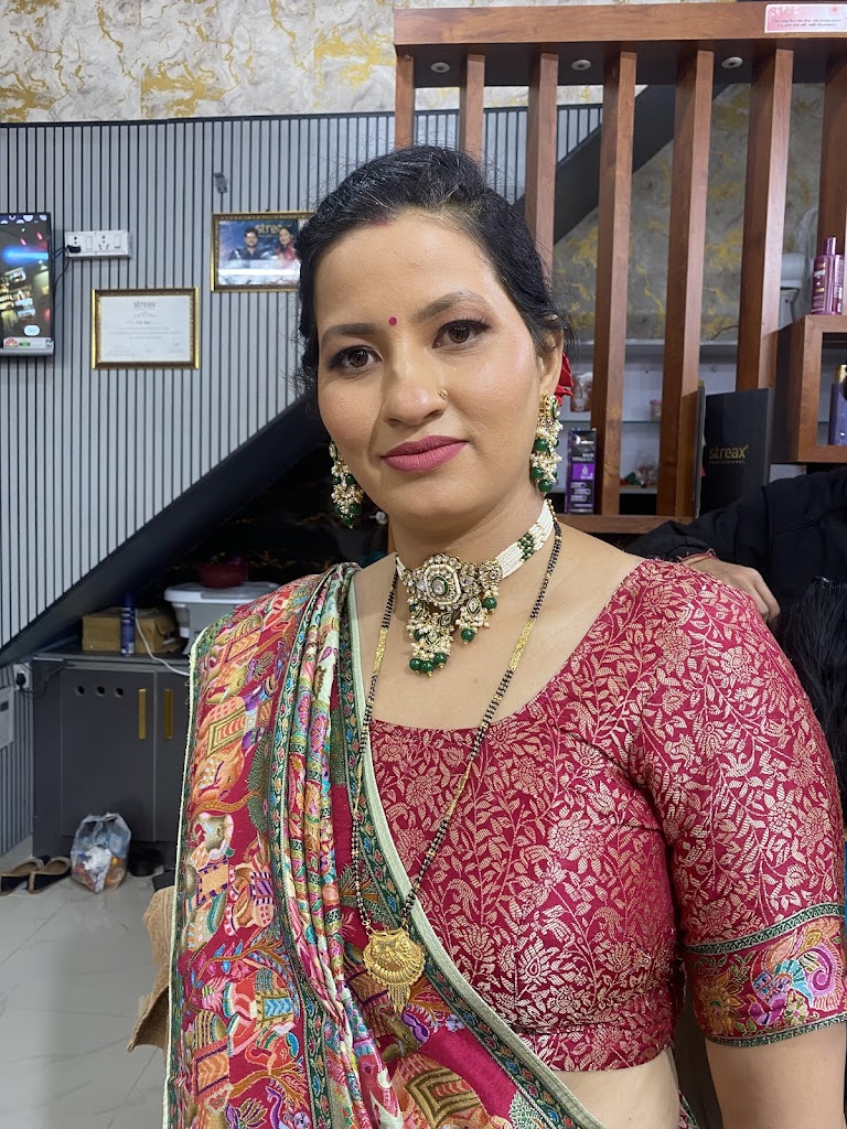 Sunita Makeover Unisex Salon