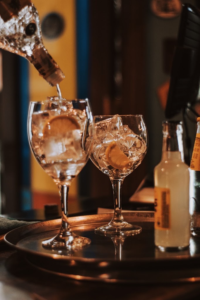 Cerveceria Hibernia — Comida y bebida