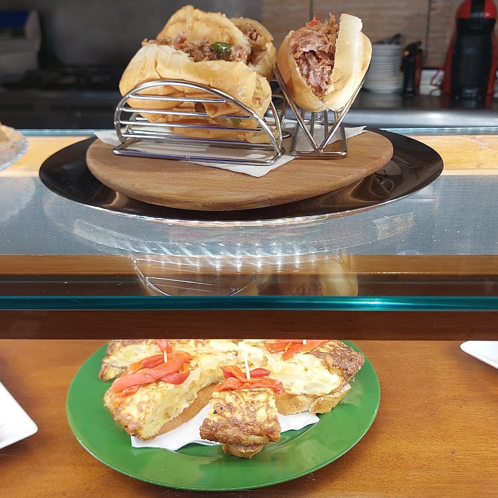 Butron Berria — Comida y bebida