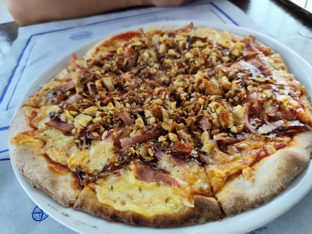 Pizzeria "Ca' Cesar" — Comida y bebida