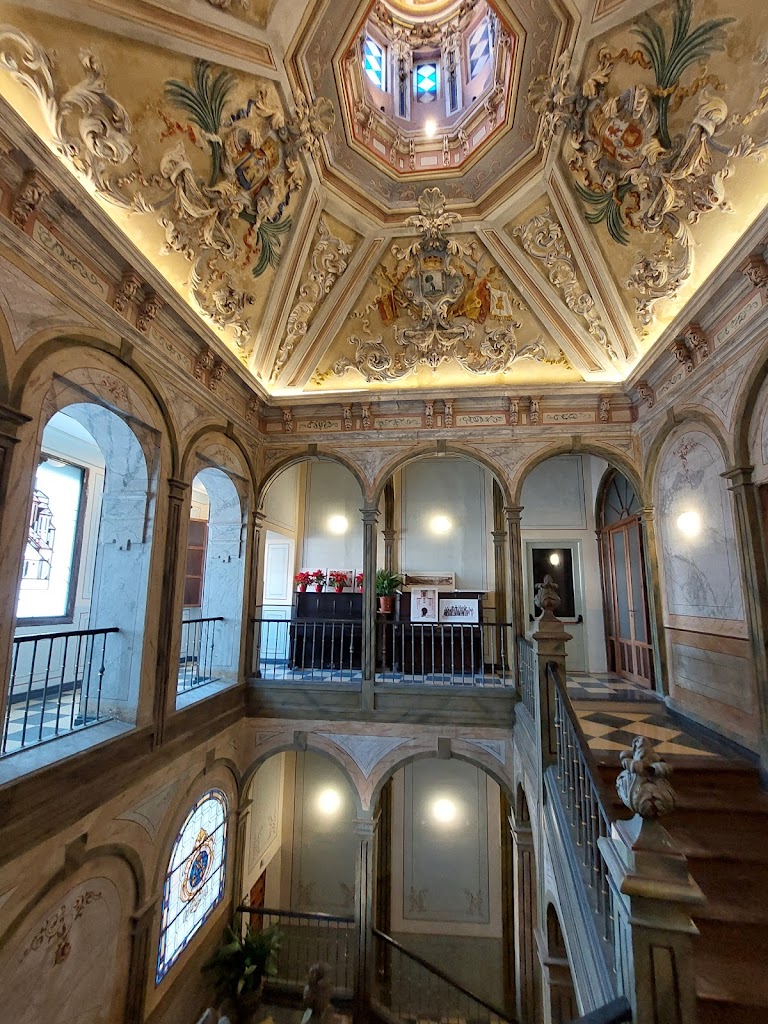 Escalera monumental de las Escolapias