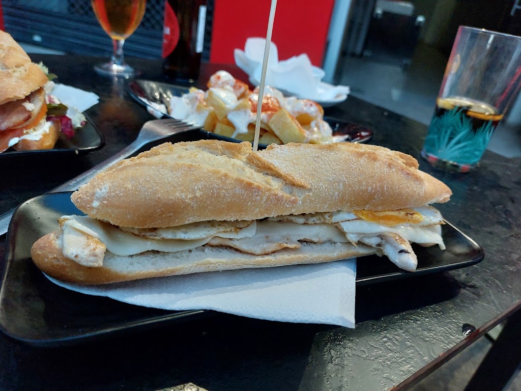 Cervezeria PLAZA — Comida y bebida