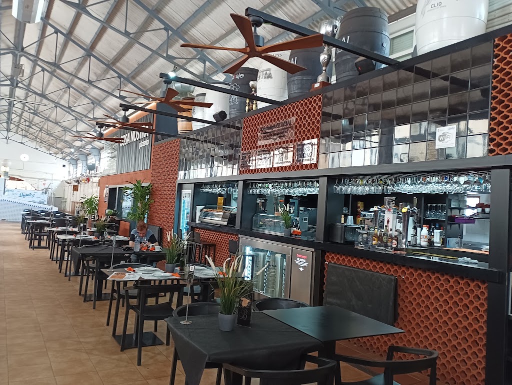 La Plaza Abastos Aguilas - Cosa Nostra - Pizzeria Braseria — Ambiente