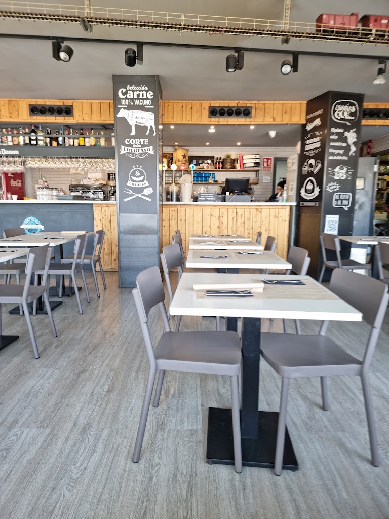 Pizzeria Montevideo Sant boi — Ambiente