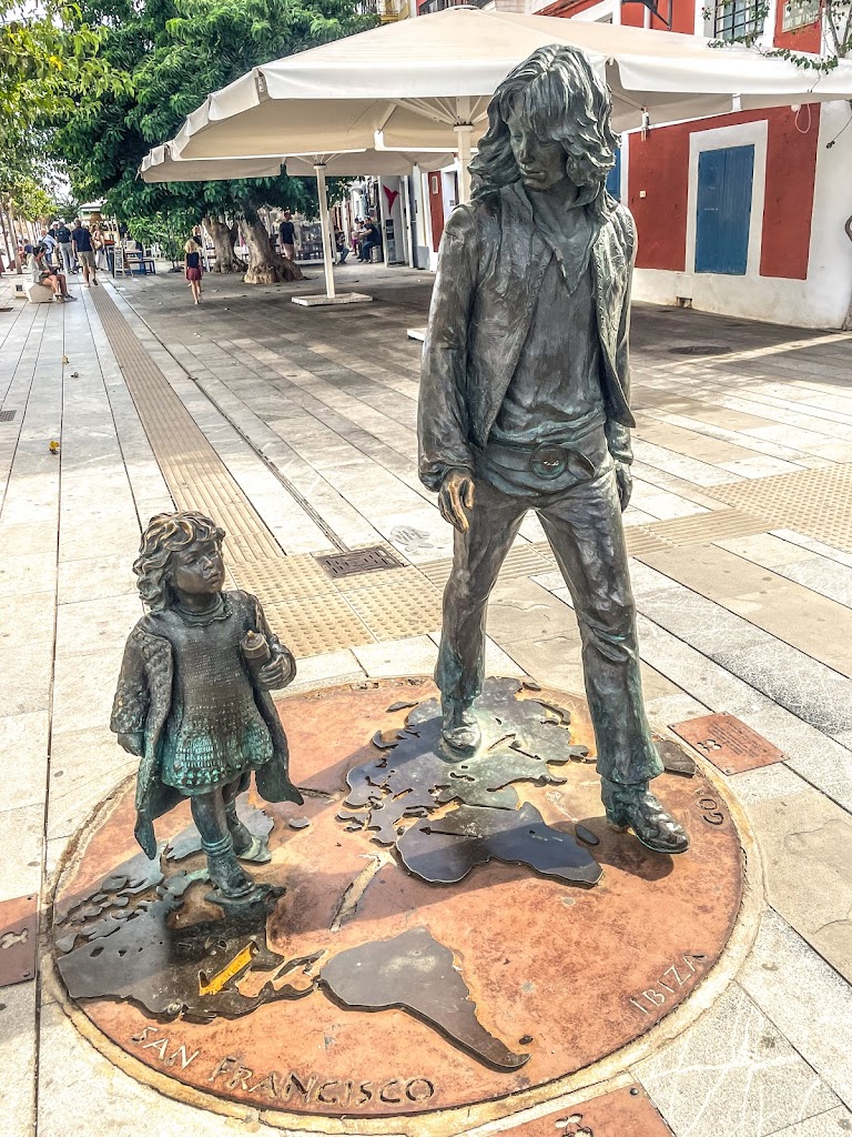 Monument als hippies d'Eivissa