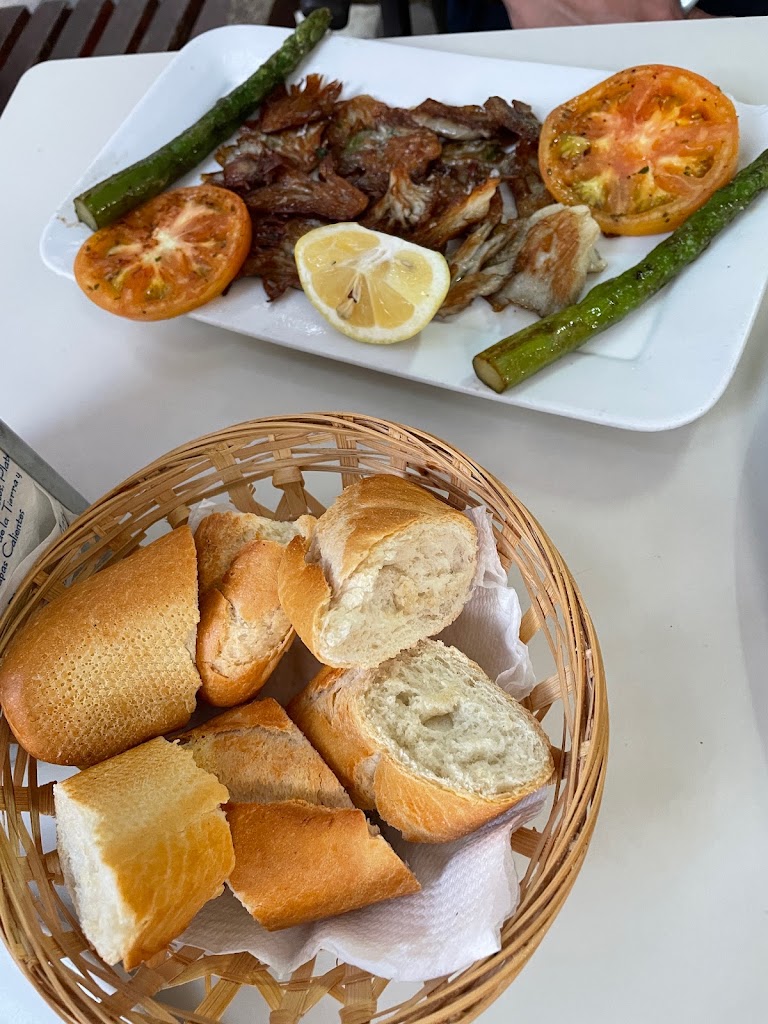 Bar Casa Carpeto — Comida y bebida