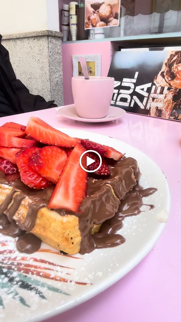 Heladeria Cafeteria Mia's Sugar Arcos de la Fra. — Videos