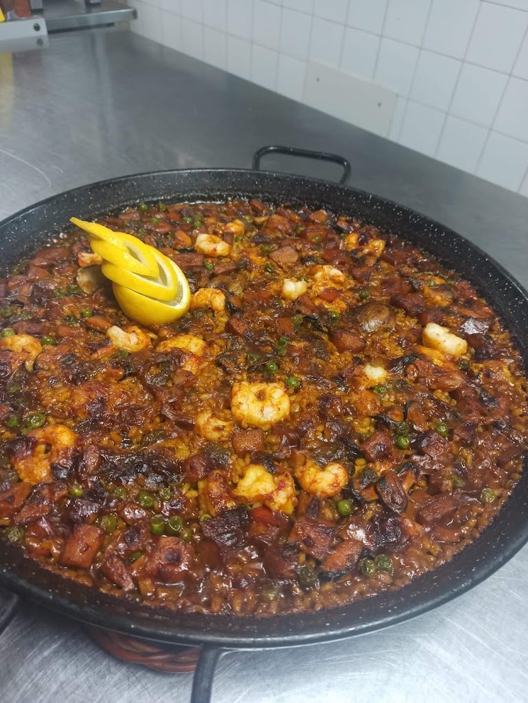 Restaurante Cal Gustos — Paella
